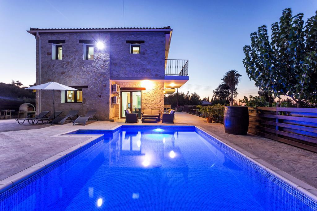 Villa Nikolina Dhrousha ภายนอก รูปภาพ