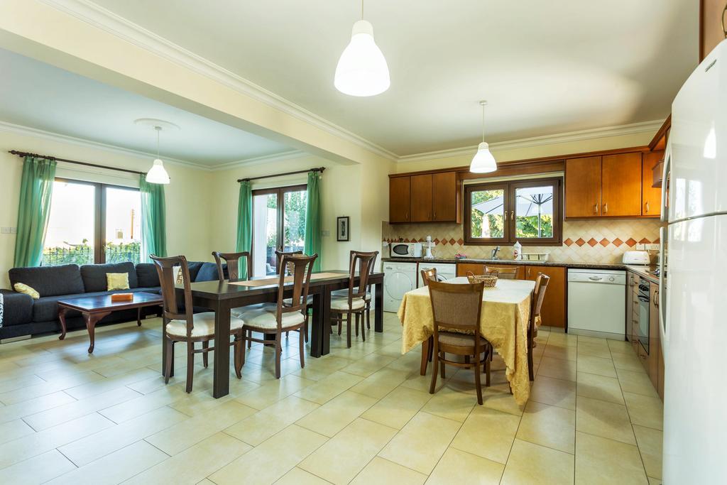 Villa Nikolina Dhrousha ภายนอก รูปภาพ