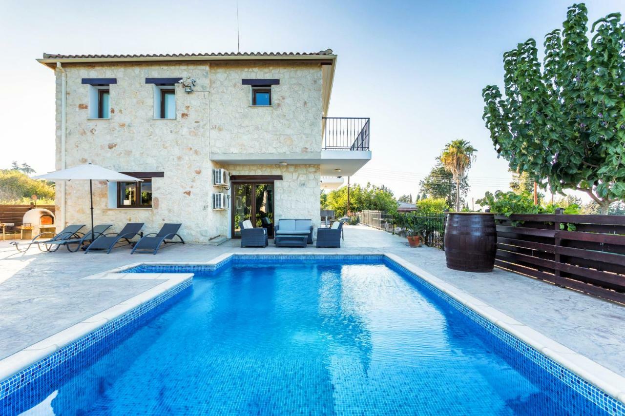Villa Nikolina Dhrousha ภายนอก รูปภาพ