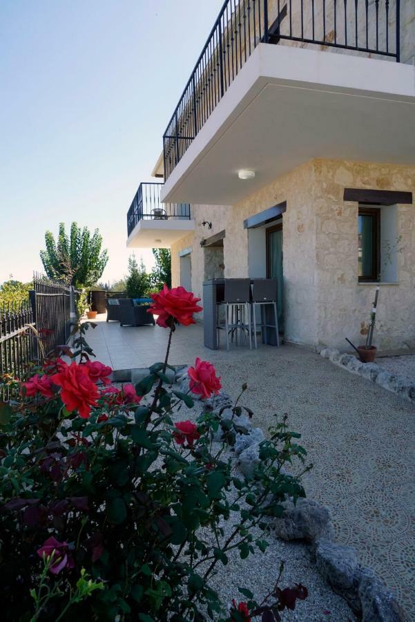 Villa Nikolina Dhrousha ภายนอก รูปภาพ