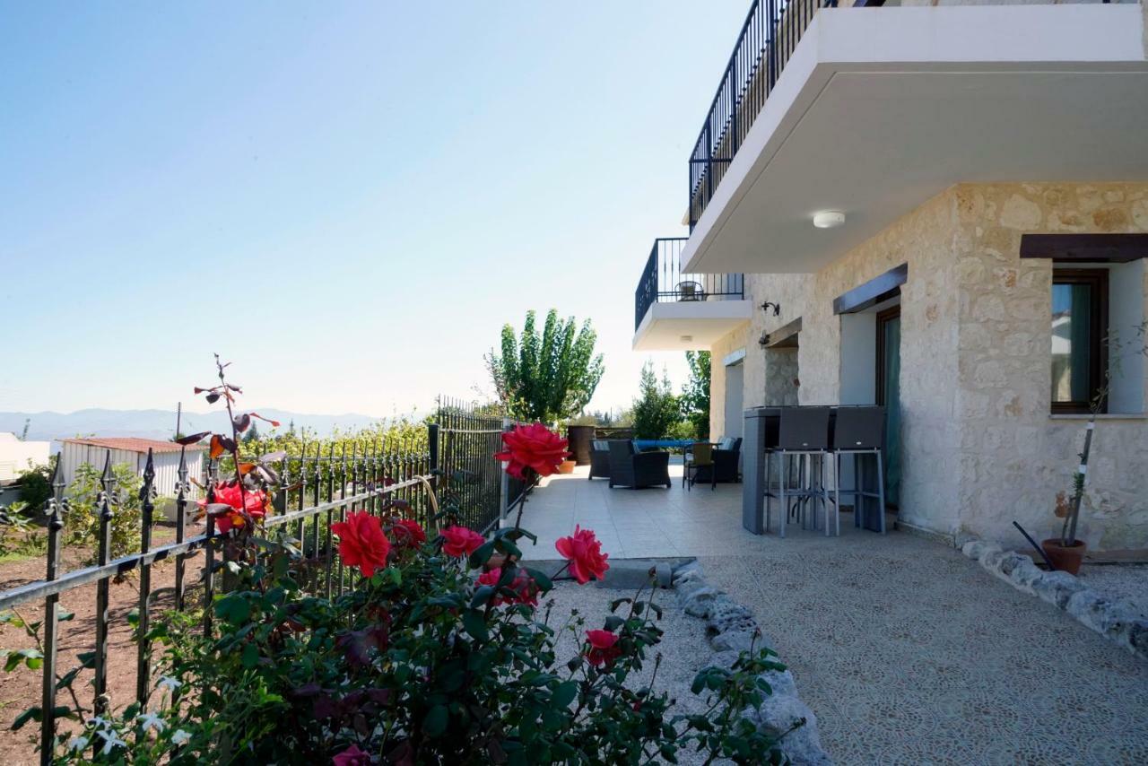 Villa Nikolina Dhrousha ภายนอก รูปภาพ