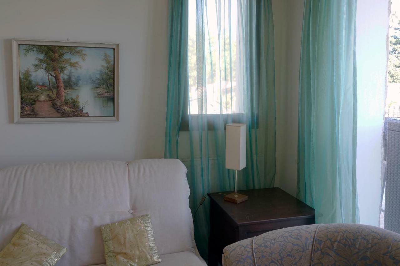 Villa Nikolina Dhrousha ภายนอก รูปภาพ